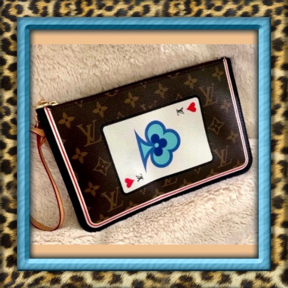 👑✅PRICE FIRM✅ AUTHENTIC Louis Vuitton Game On Wristlet
